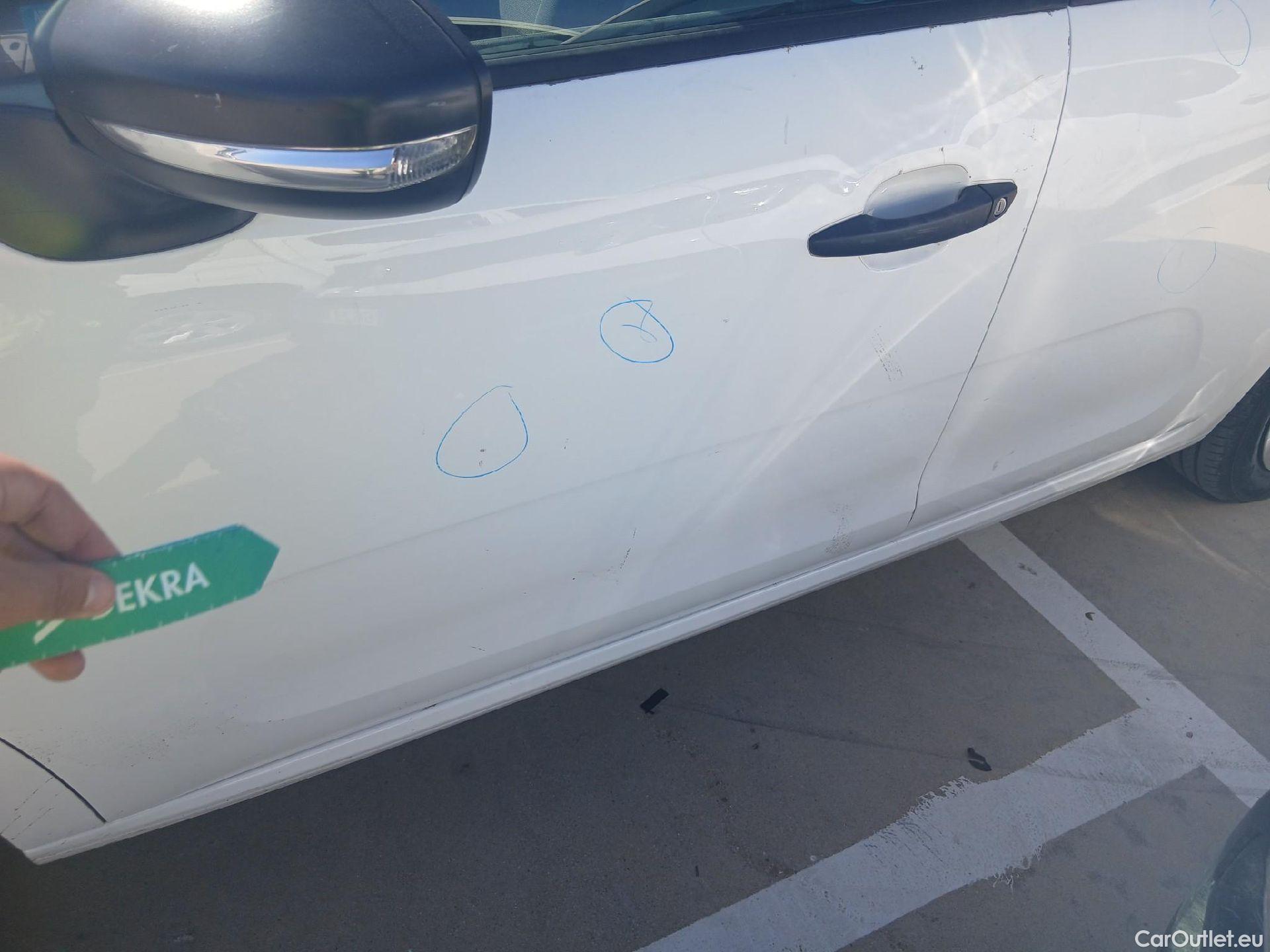  Citroen  C3 CITROEN  / 2016 / 5P / berlina comercial BlueHDi 73KW (100CV) S&S Comercial #21