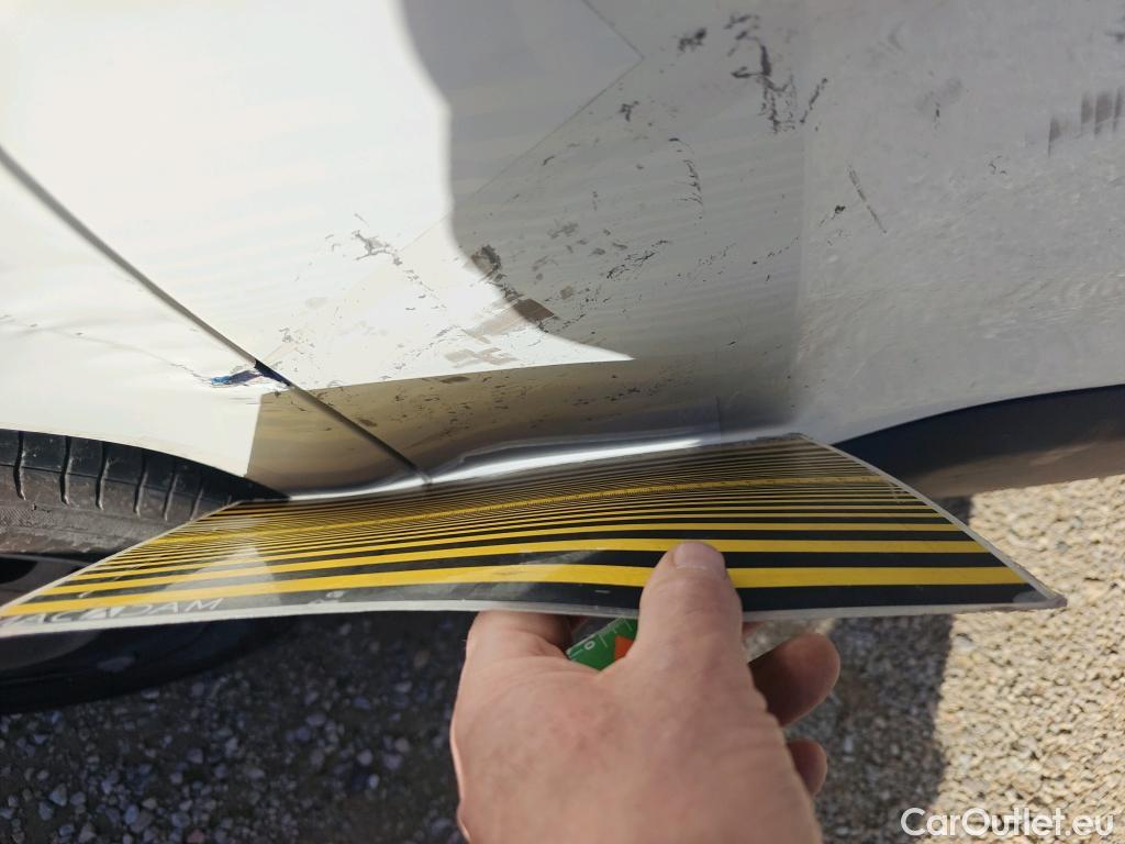  Citroen  Berlingo CITROEN  / 2018 / 4P / combi Talla M BlueHDi 100 LIVE (AC) #8