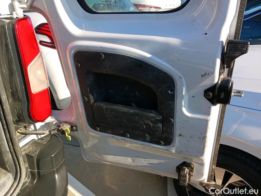  Citroen  Berlingo CITROEN  / 2018 / 4P / combi Talla M BlueHDi 100 S&S LIVE PACK BUSINE #45