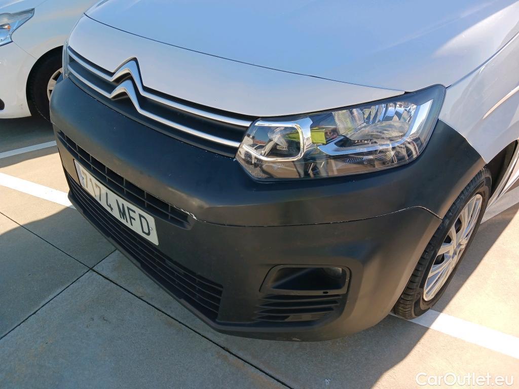  Citroen  Berlingo CITROEN  / 2018 / 4P / combi Talla M BlueHDi 100 S&S LIVE PACK BUSINE #17