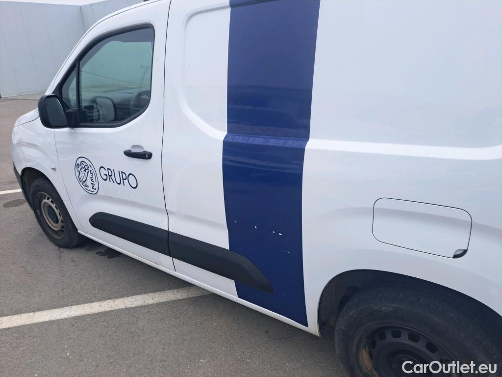  Citroen  Berlingo CITROEN  / 2018 / 3P / furgón derivado de turismo Talla M PureTech 110 CONTROL #23