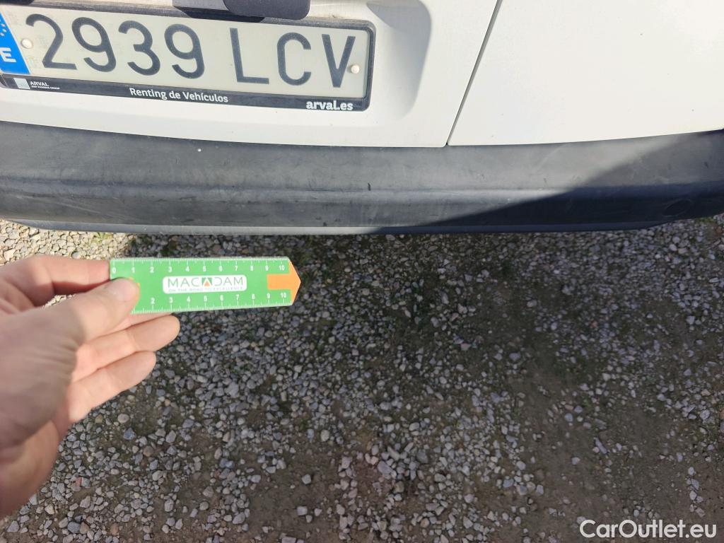  Citroen  Berlingo CITROEN  / 2018 / 4P / combi Talla M BlueHDi 100 LIVE (AC) #30