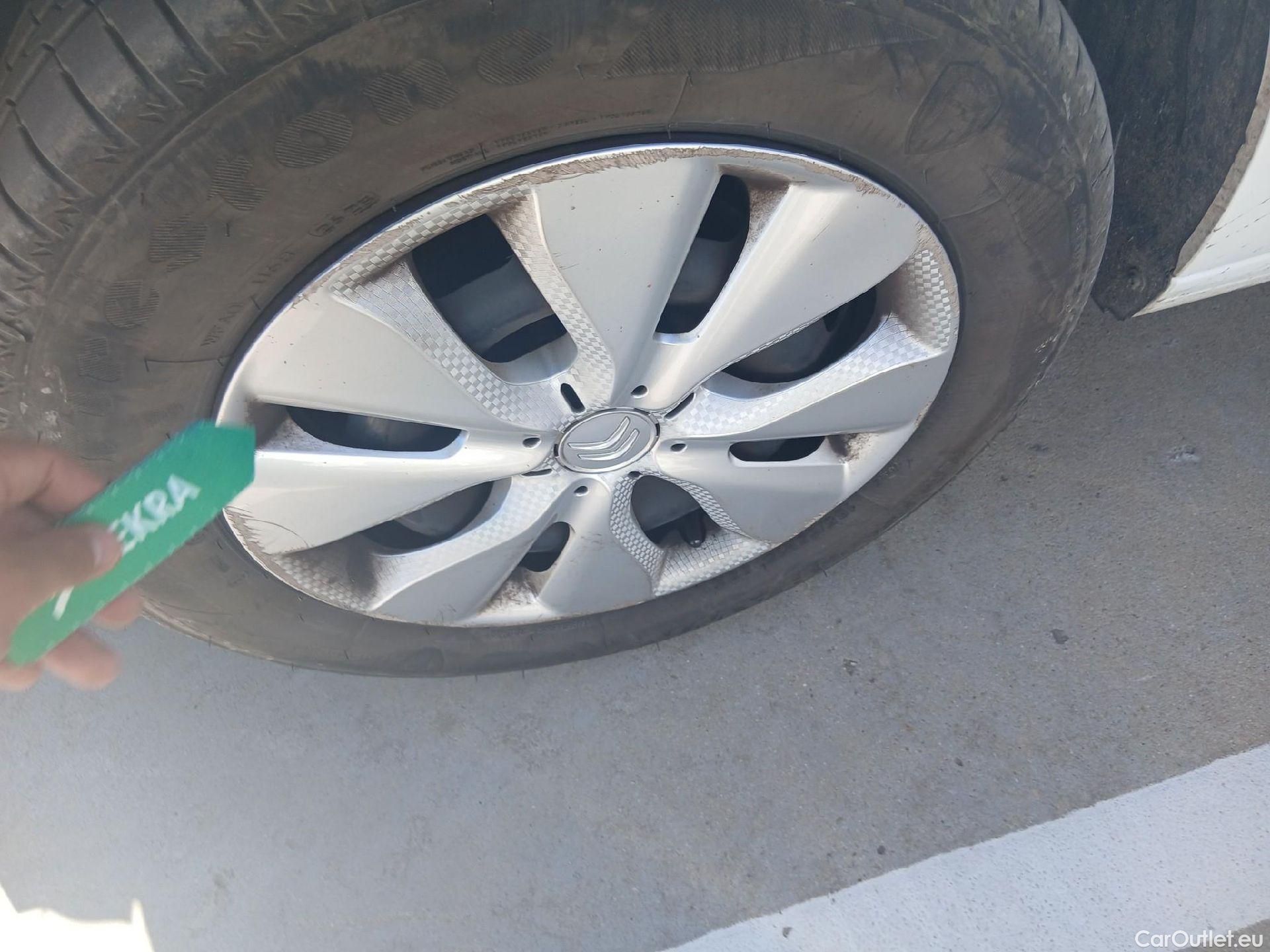  Citroen  C3 CITROEN  / 2016 / 5P / berlina comercial BlueHDi 73KW (100CV) S&S Comercial #16