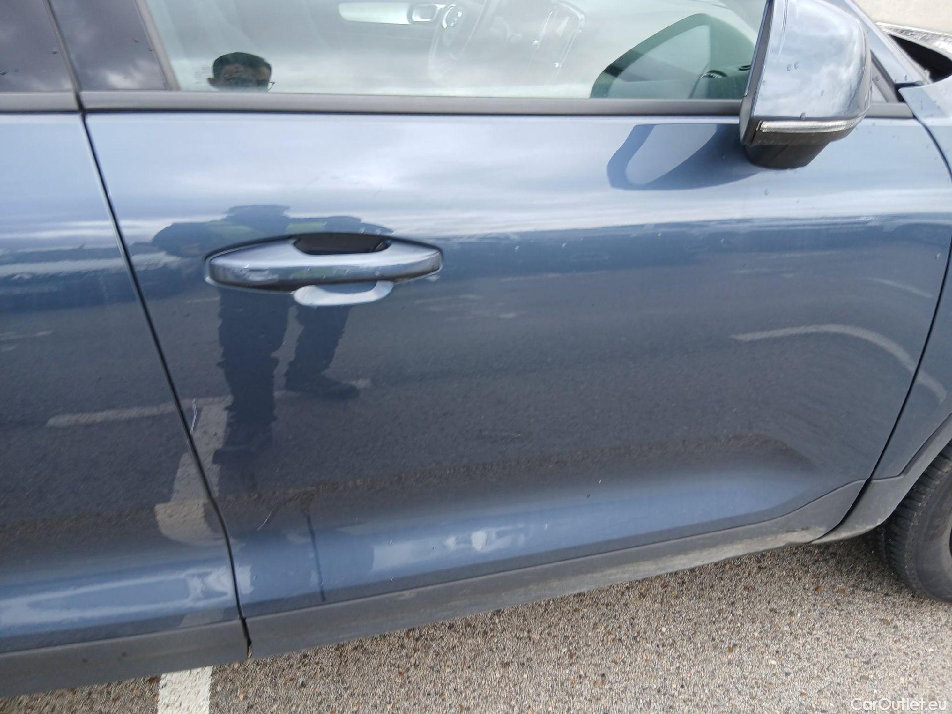  Volvo  XC 40 VOLVO XC40 / 2017 / 5P / todoterreno 1.5 T2 Momentum Pro #34