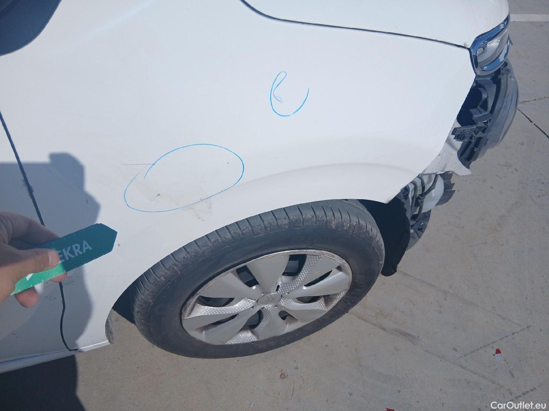  Citroen  C3 CITROEN  / 2016 / 5P / berlina comercial BlueHDi 73KW (100CV) S&S Comercial #52