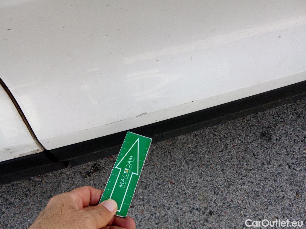  Volvo  XC 40 VOLVO XC40 / 2017 / 5P / todoterreno 1.5 T4 Twin Recharge R-Design Auto #9