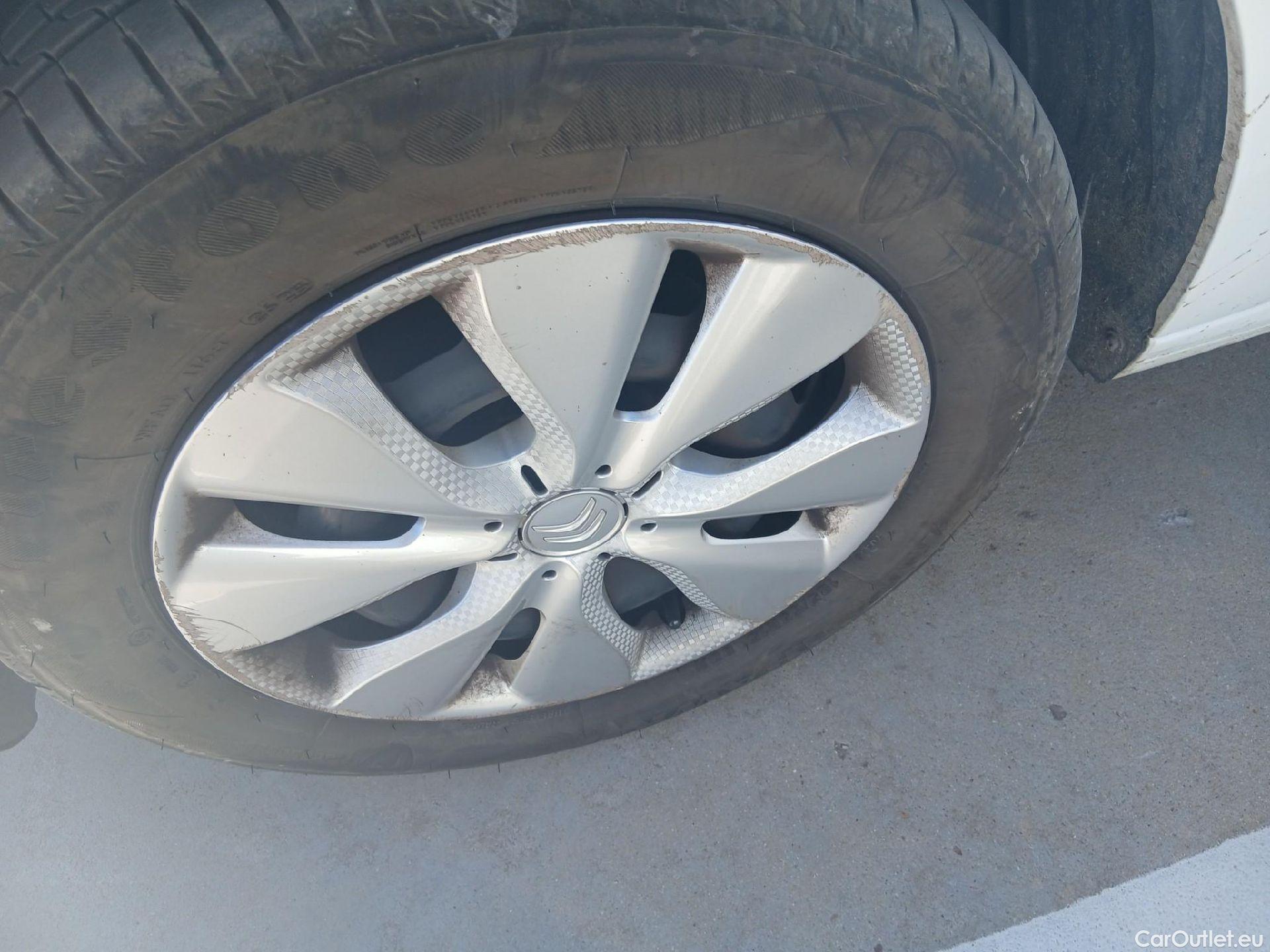  Citroen  C3 CITROEN  / 2016 / 5P / berlina comercial BlueHDi 73KW (100CV) S&S Comercial #15