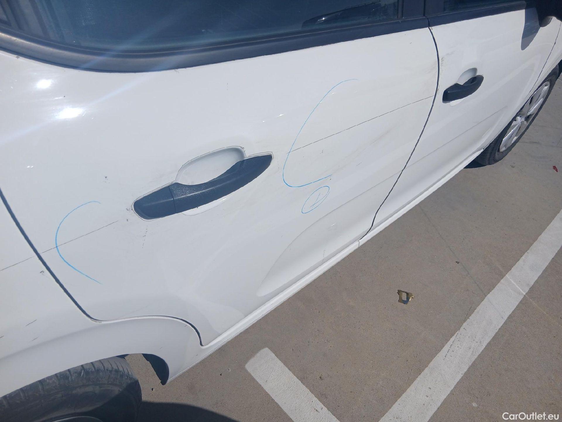  Citroen  C3 CITROEN  / 2016 / 5P / berlina comercial BlueHDi 73KW (100CV) S&S Comercial #43