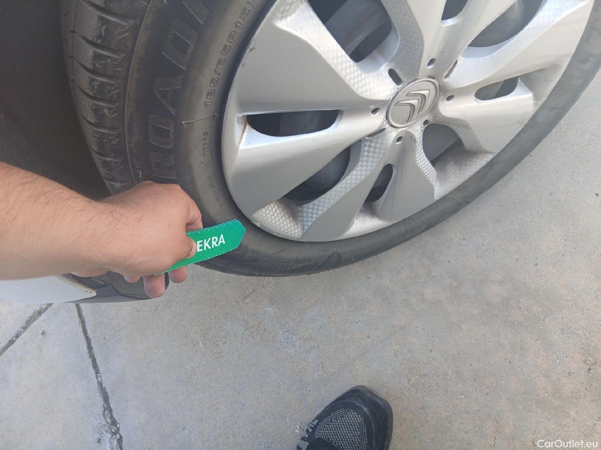  Citroen  C3 CITROEN  / 2016 / 5P / berlina comercial BlueHDi 73KW (100CV) S&S Comercial #42