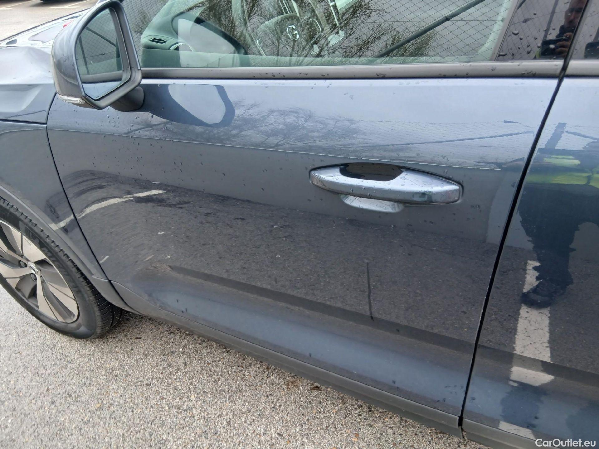  Volvo  XC 40 VOLVO XC40 / 2017 / 5P / todoterreno 1.5 T2 Momentum Pro #11