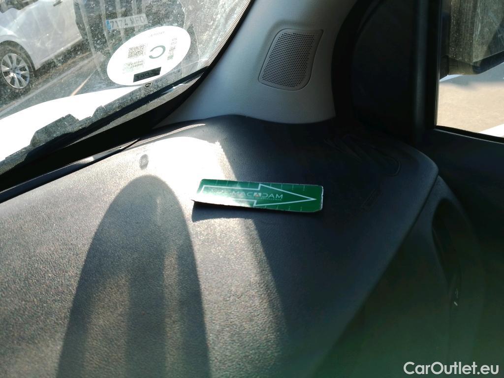  Fiat  Doblo FIAT Doblò Cargo/2015/4P/furgón derivado de turismo Cargo SX 1.6 Mjet 66kW (90CV) (AC) #18