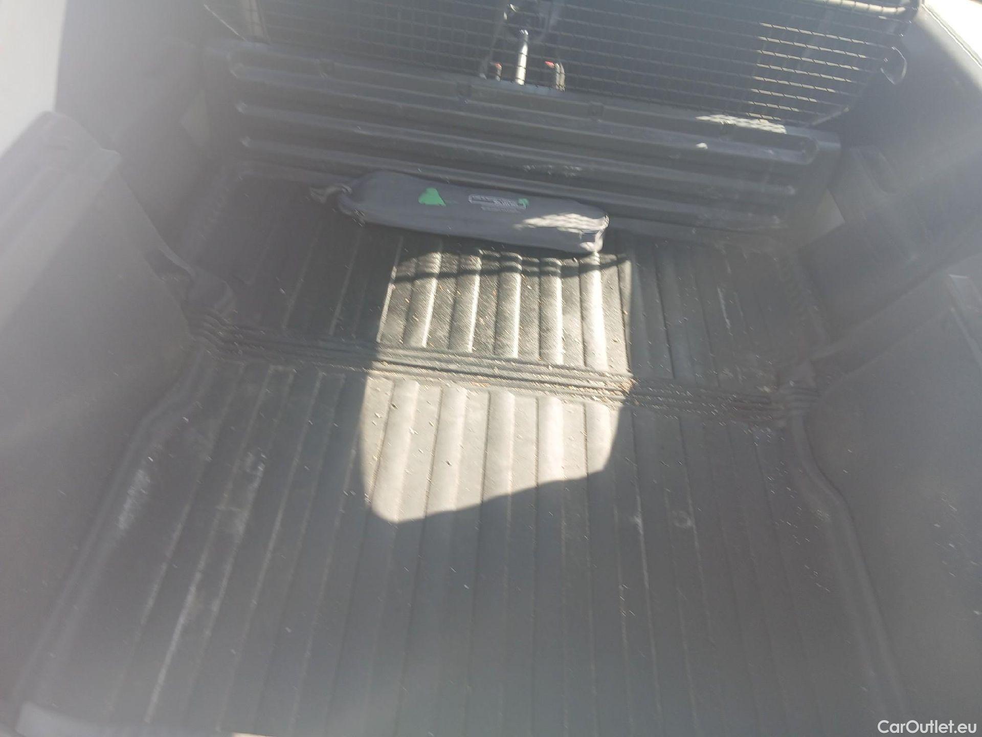  Citroen  C3 CITROEN  / 2016 / 5P / berlina comercial BlueHDi 73KW (100CV) S&S Comercial #4