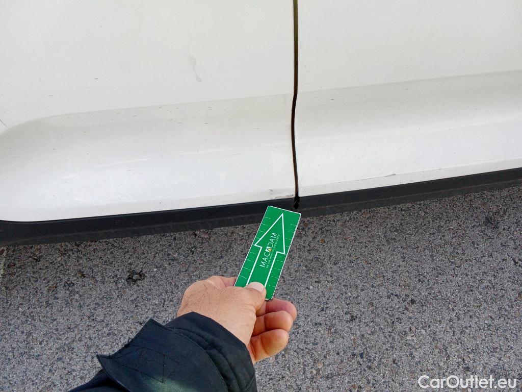  Volvo  XC 40 VOLVO XC40 / 2017 / 5P / todoterreno 1.5 T4 Twin Recharge R-Design Auto #5