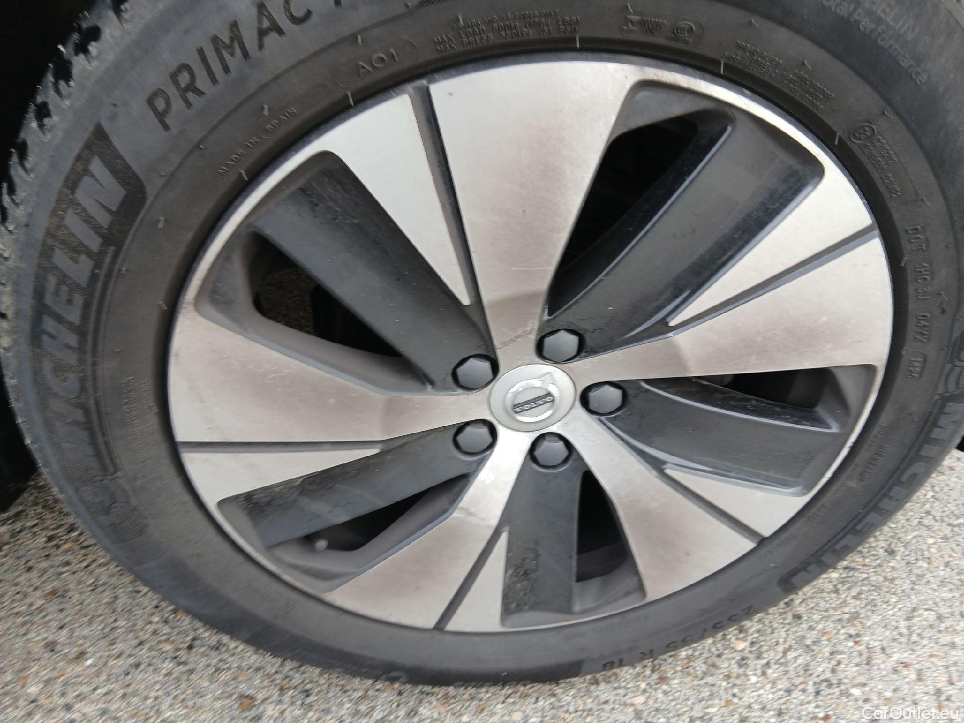  Volvo  XC 40 VOLVO XC40 / 2017 / 5P / todoterreno 1.5 T2 Momentum Pro #36