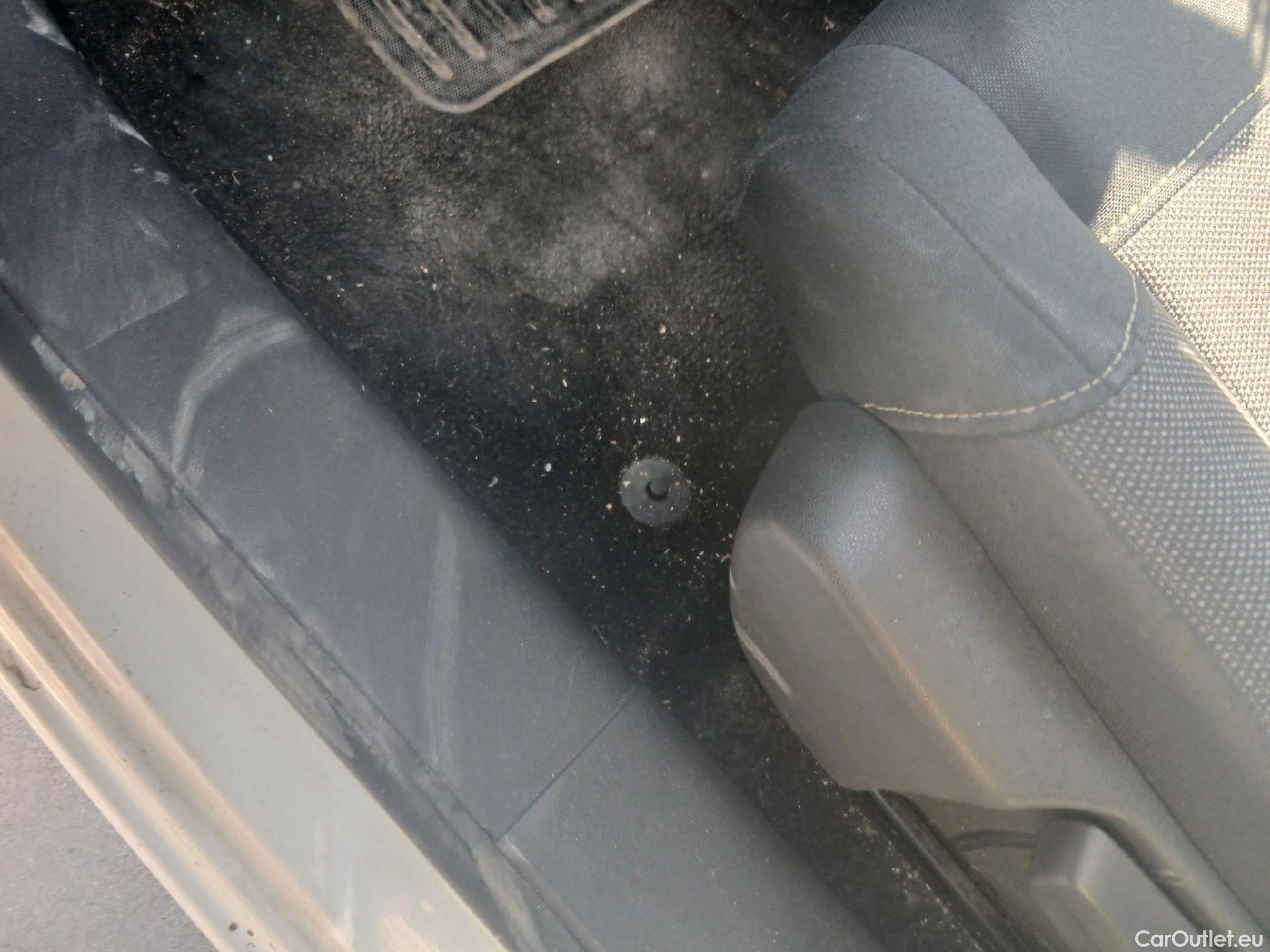  Citroen  C3 CITROEN  / 2016 / 5P / berlina comercial BlueHDi 73KW (100CV) S&S Comercial #6