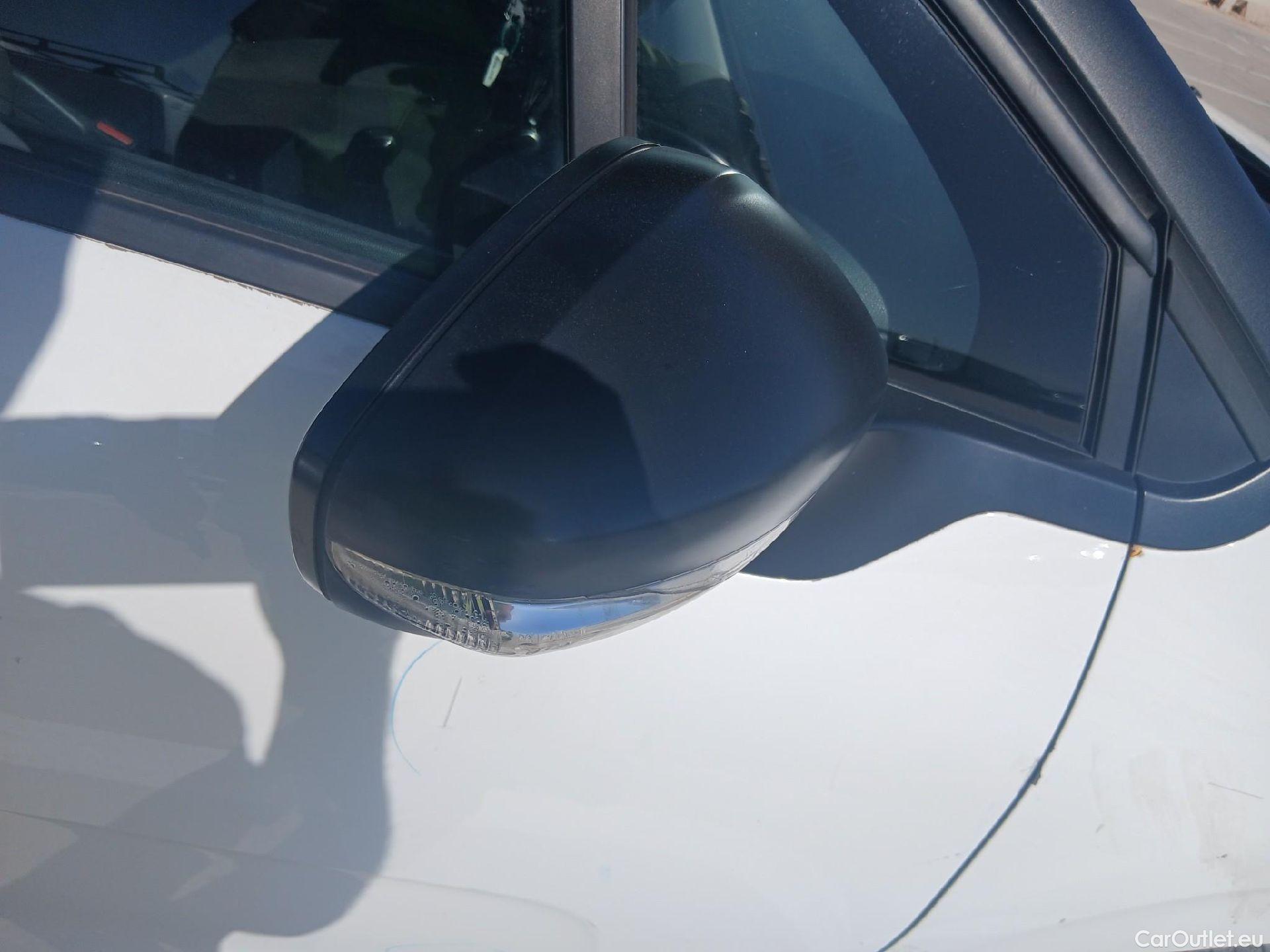  Citroen  C3 CITROEN  / 2016 / 5P / berlina comercial BlueHDi 73KW (100CV) S&S Comercial #50