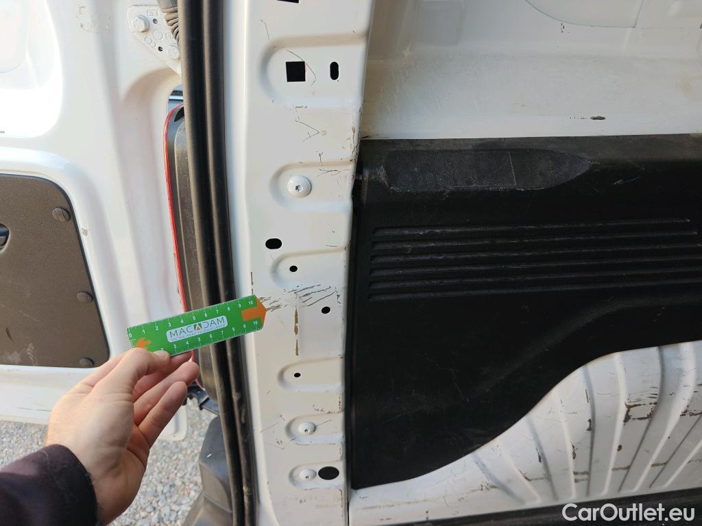  Peugeot  Partner PEUGEOT  / 2018 / 3P / furgón derivado de turismo Pro Standard 600kg BlueHDi 73kW (AC) #38