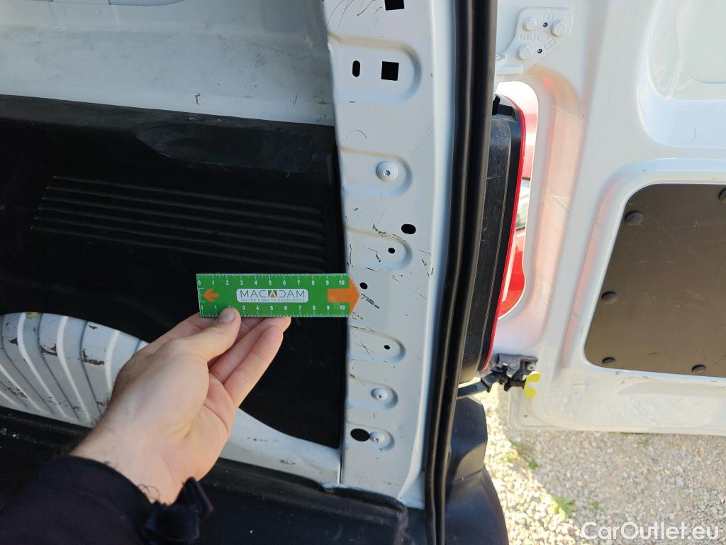  Peugeot  Partner PEUGEOT  / 2018 / 3P / furgón derivado de turismo Pro Standard 600kg BlueHDi 73kW (AC) #36