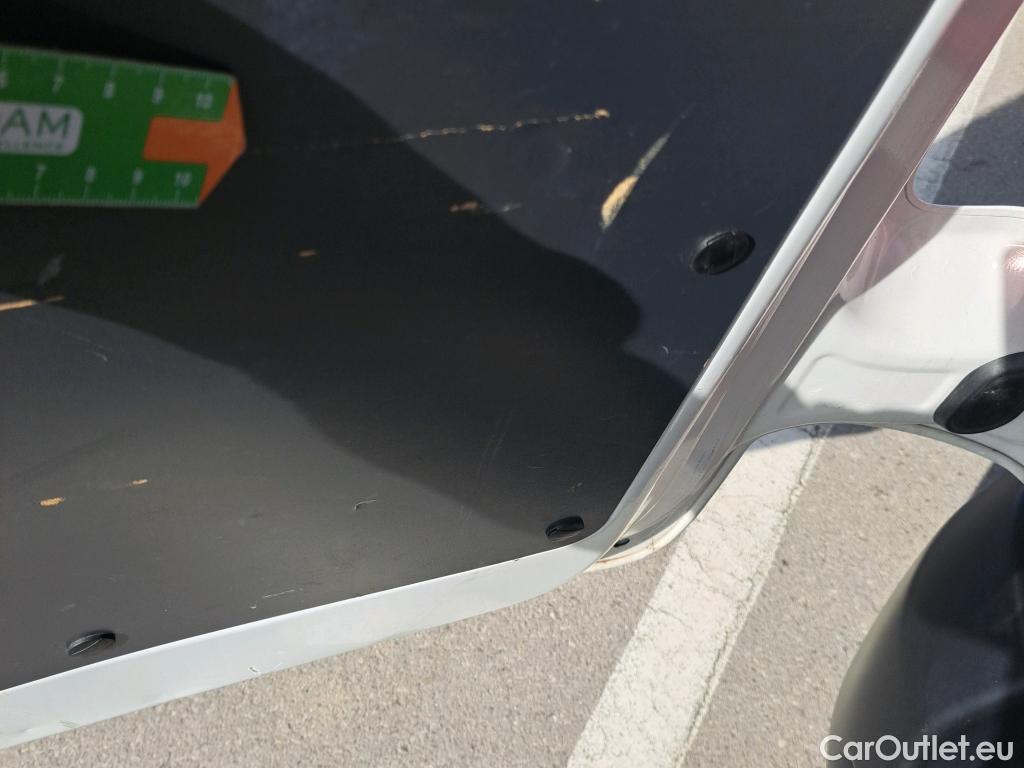  Opel  Vivaro OPEL  / 2019 / 4P / furgón 1.5 D 88kW (120CV) M Std Express M.P. DC #31