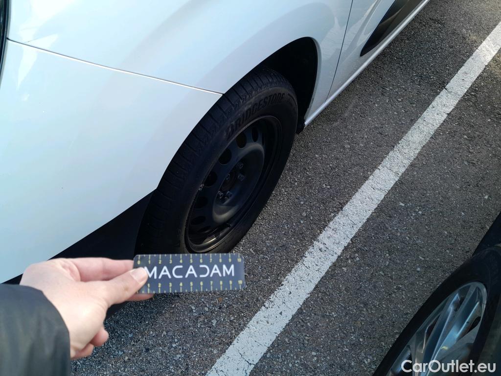  Opel  Combo OPEL  Life / 2018 / 5P / monovolumen compacto 1.5 TD 75kW (100CV) S/S Edition L #25