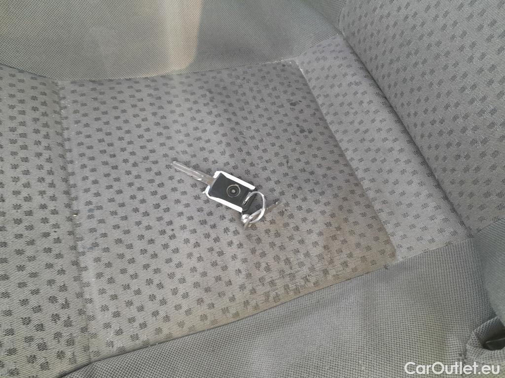  Nissan  Cabstar NISSAN  VU 2p 3G chasis cabina 35.13/3 Básico AA Cabina Abatible L #PLATAFORMA + CESTA ELEVADORA MOVEX# #3