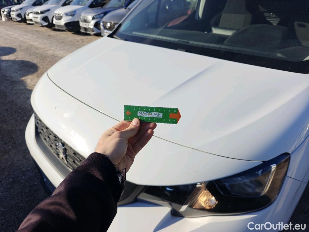  Peugeot  Partner PEUGEOT  / 2018 / 3P / furgón derivado de turismo Pro Standard 600kg BlueHDi 73kW (AC) #77