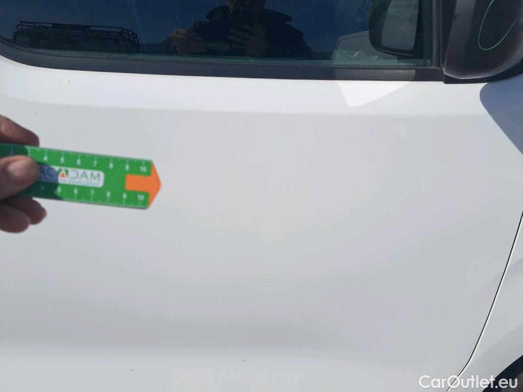  Opel  Vivaro OPEL  / 2019 / 4P / furgón 1.5 D 88kW (120CV) M Std Express M.P. DC #43