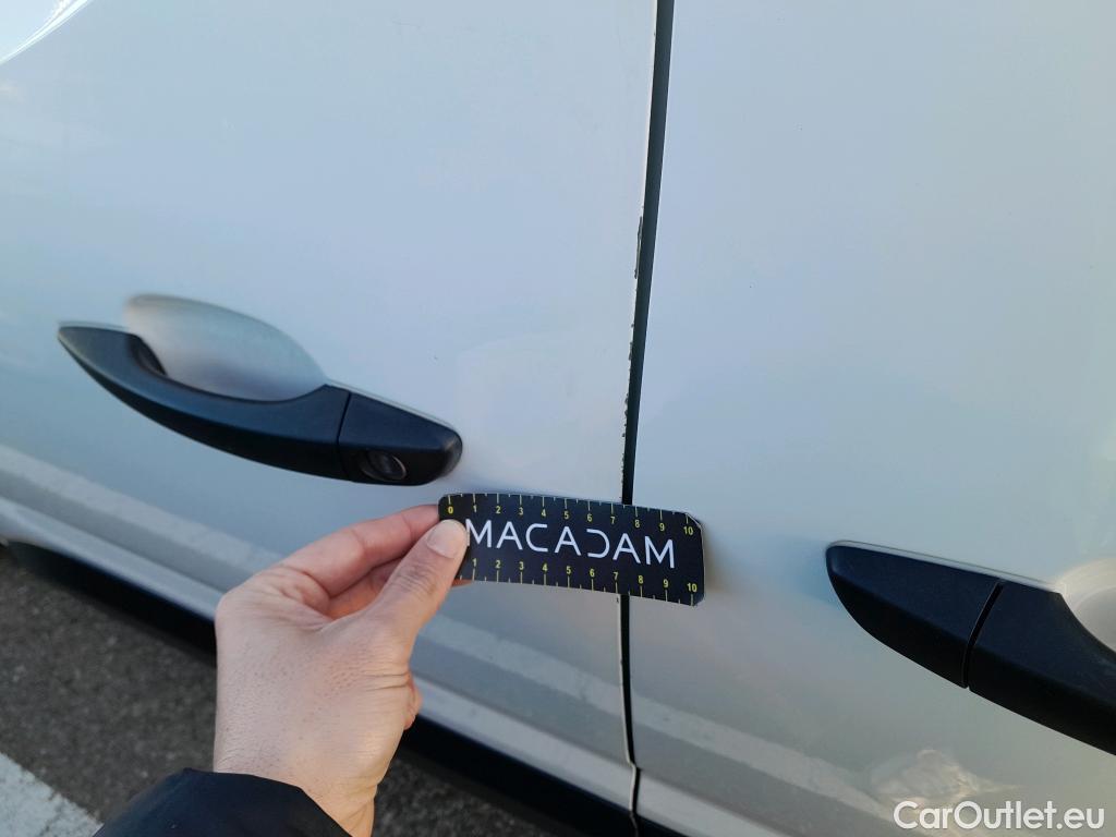  Opel  Combo OPEL  Life / 2018 / 5P / monovolumen compacto 1.5 TD 75kW (100CV) S/S Edition L #4