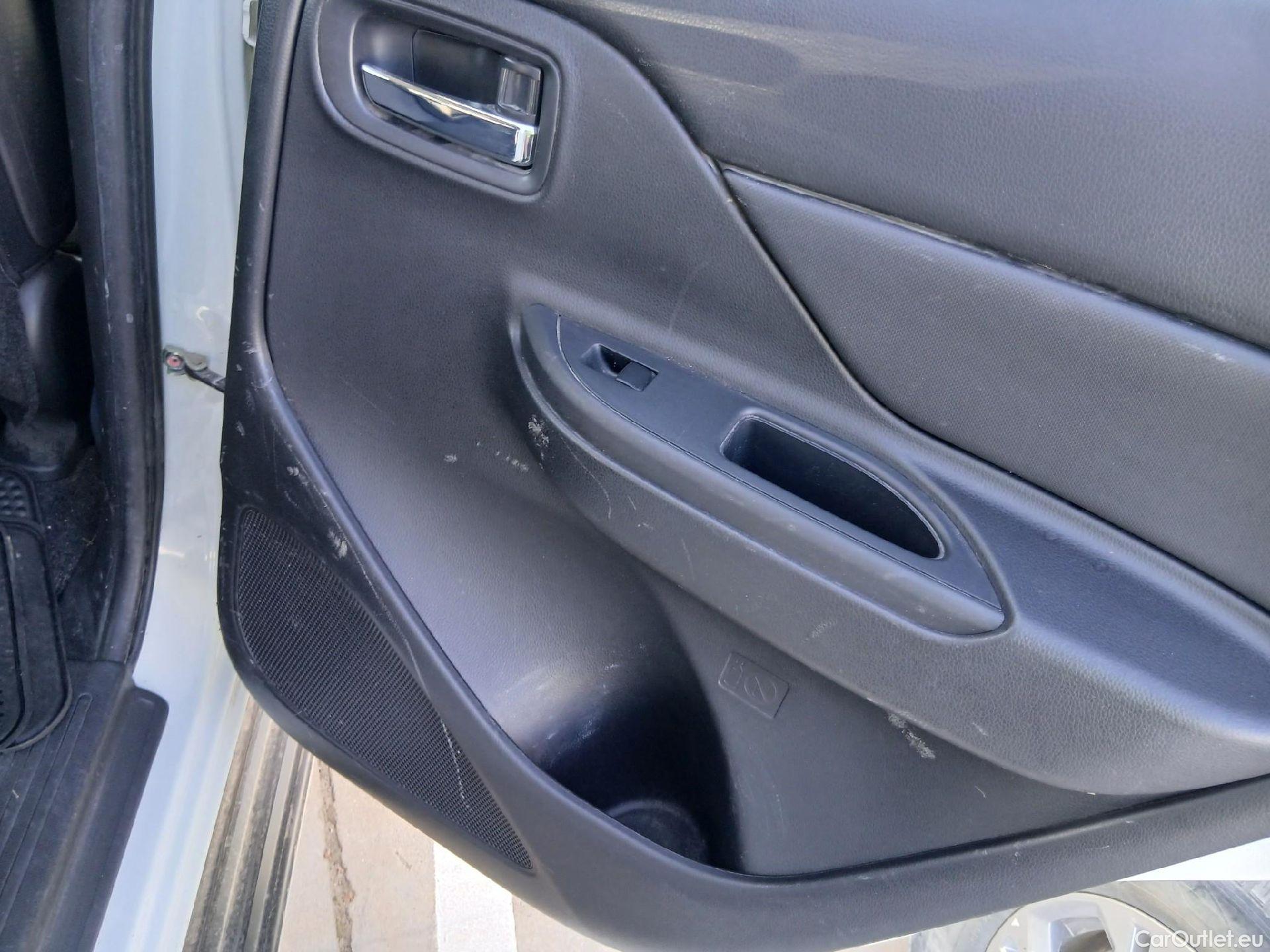  Mitsubishi  L200 MITSUBISHI  / 2019 / 4P / pickup doble cabina D/C 220 DI-D M-Pro #23