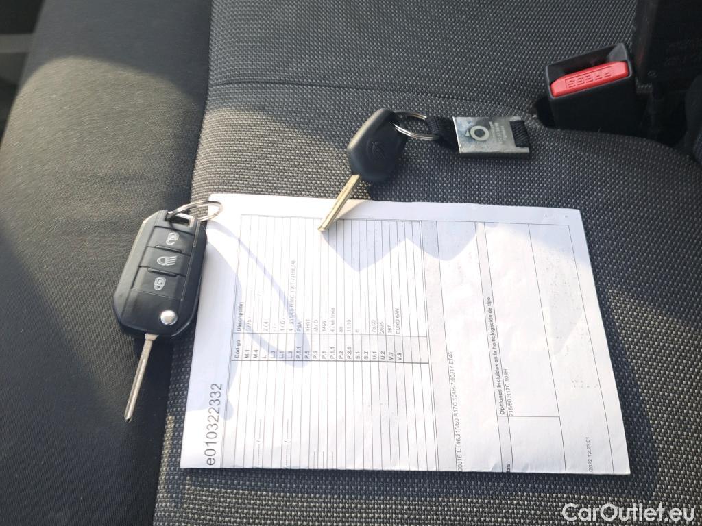  Opel  Vivaro OPEL  / 2019 / 4P / furgón 1.5 D 88kW (120CV) M Std Express M.P. DC #34