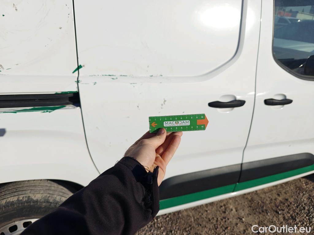  Peugeot  Partner PEUGEOT  / 2018 / 3P / furgón derivado de turismo Pro Standard 600kg BlueHDi 73kW (AC) #51