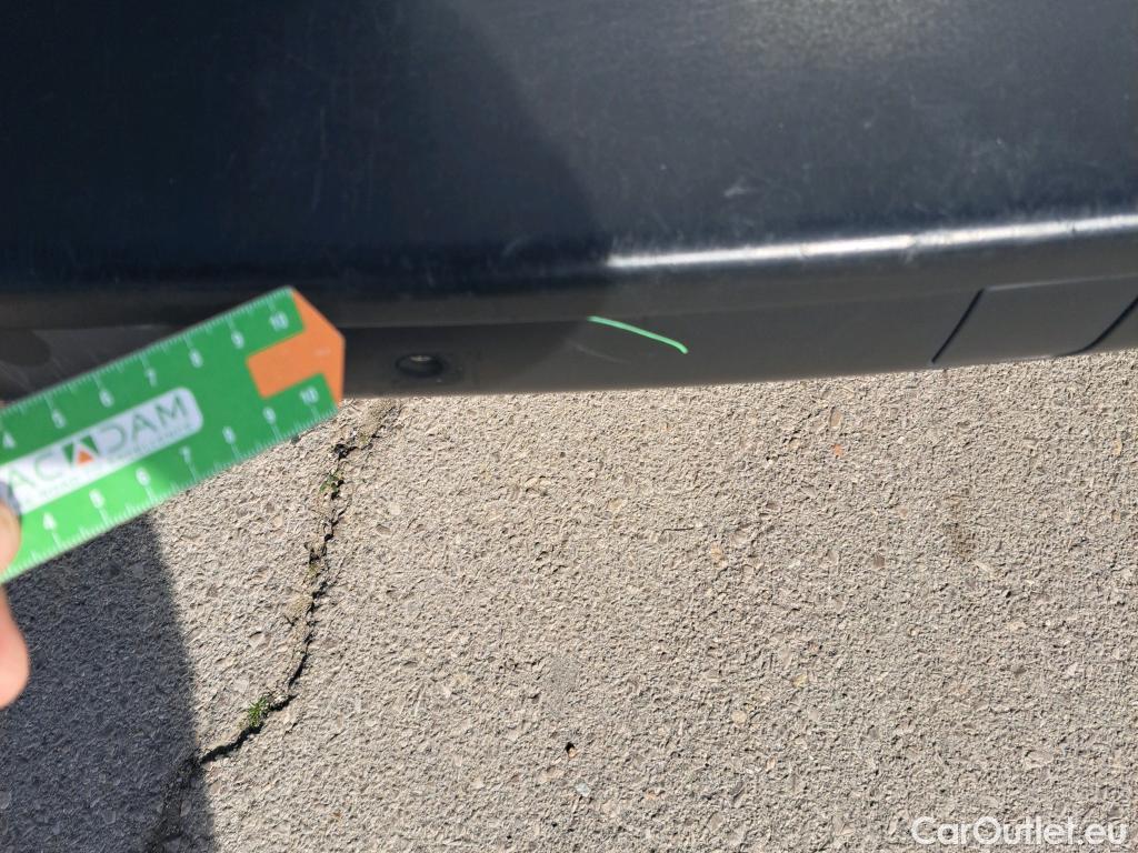  Opel  Vivaro OPEL  / 2019 / 4P / furgón 1.5 D 88kW (120CV) M Std Express M.P. DC #23