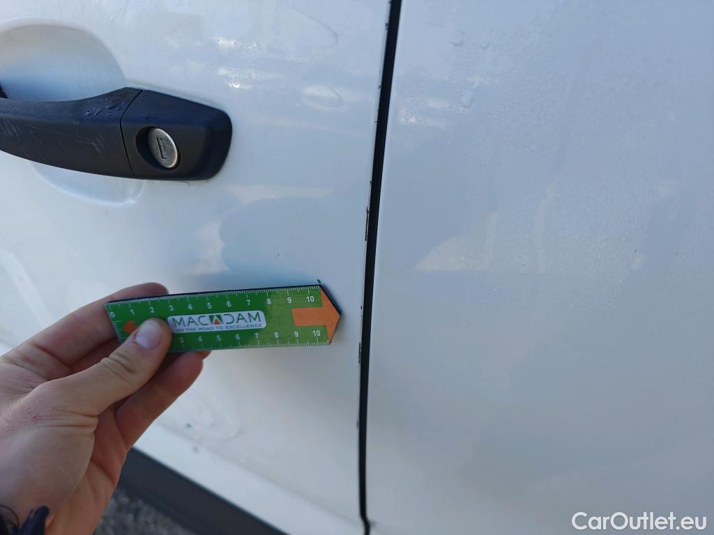  Peugeot  Partner PEUGEOT  / 2018 / 3P / furgón derivado de turismo Pro Standard 600kg BlueHDi 73kW (AC) #46