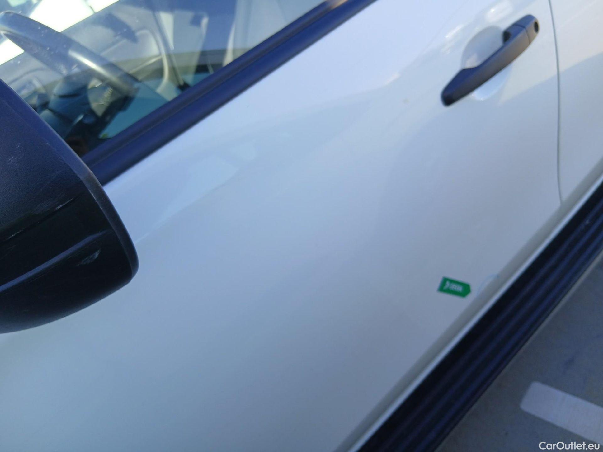  Mitsubishi  L200 MITSUBISHI  / 2019 / 4P / pickup doble cabina D/C 220 DI-D M-Pro #8