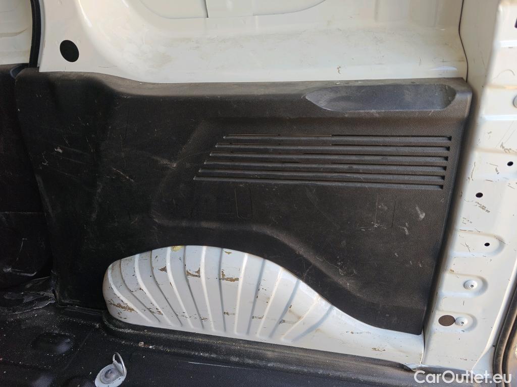  Peugeot  Partner PEUGEOT  / 2018 / 3P / furgón derivado de turismo Pro Standard 600kg BlueHDi 73kW (AC) #8