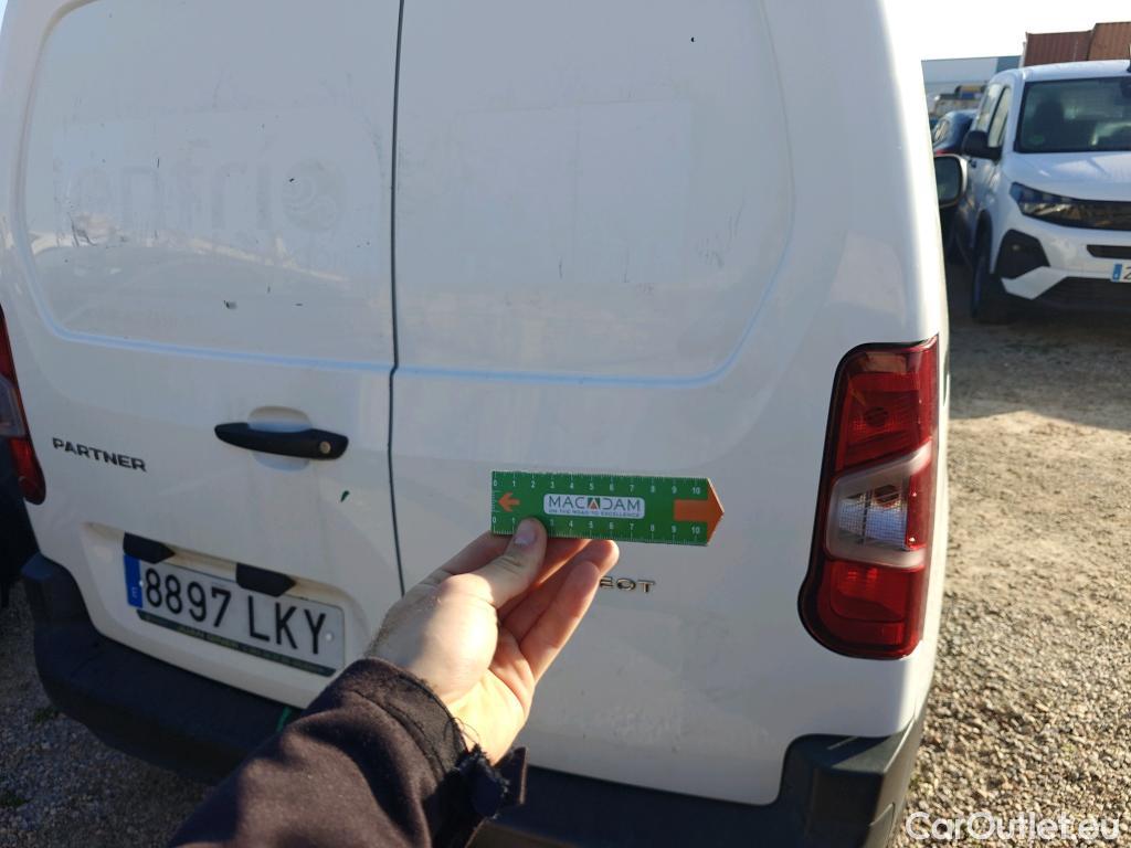  Peugeot  Partner PEUGEOT  / 2018 / 3P / furgón derivado de turismo Pro Standard 600kg BlueHDi 73kW (AC) #39