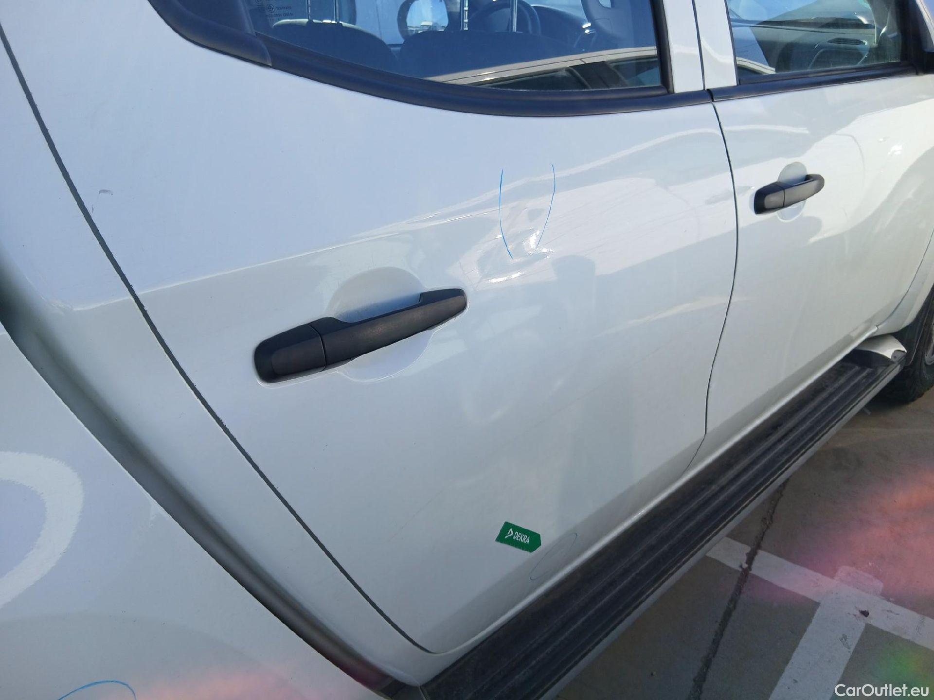  Mitsubishi  L200 MITSUBISHI  / 2019 / 4P / pickup doble cabina D/C 220 DI-D M-Pro #24