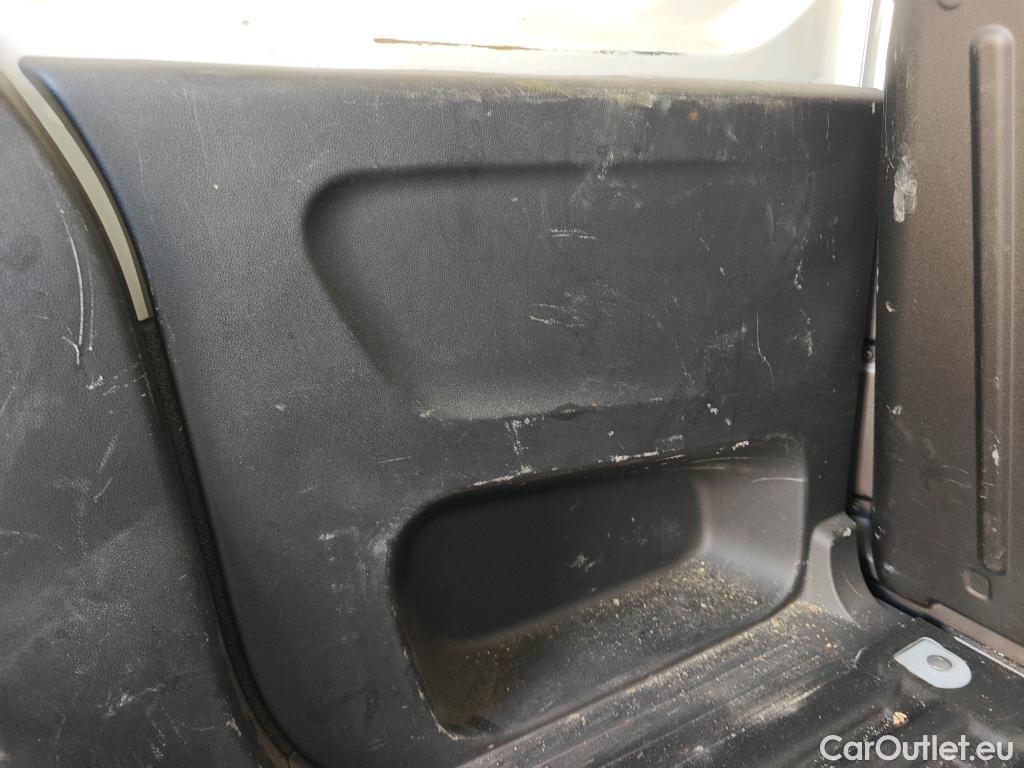  Peugeot  Partner PEUGEOT  / 2018 / 3P / furgón derivado de turismo Pro Standard 600kg BlueHDi 73kW (AC) #4