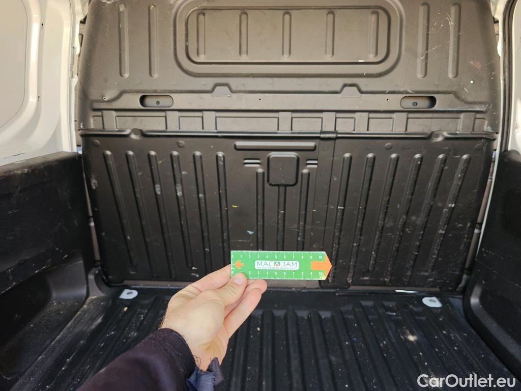  Peugeot  Partner PEUGEOT  / 2018 / 3P / furgón derivado de turismo Pro Standard 600kg BlueHDi 73kW (AC) #56