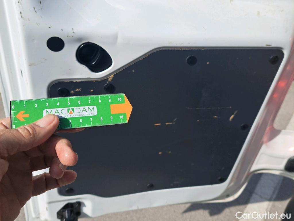  Opel  Vivaro OPEL  / 2019 / 4P / furgón 1.5 D 88kW (120CV) M Std Express M.P. DC #30