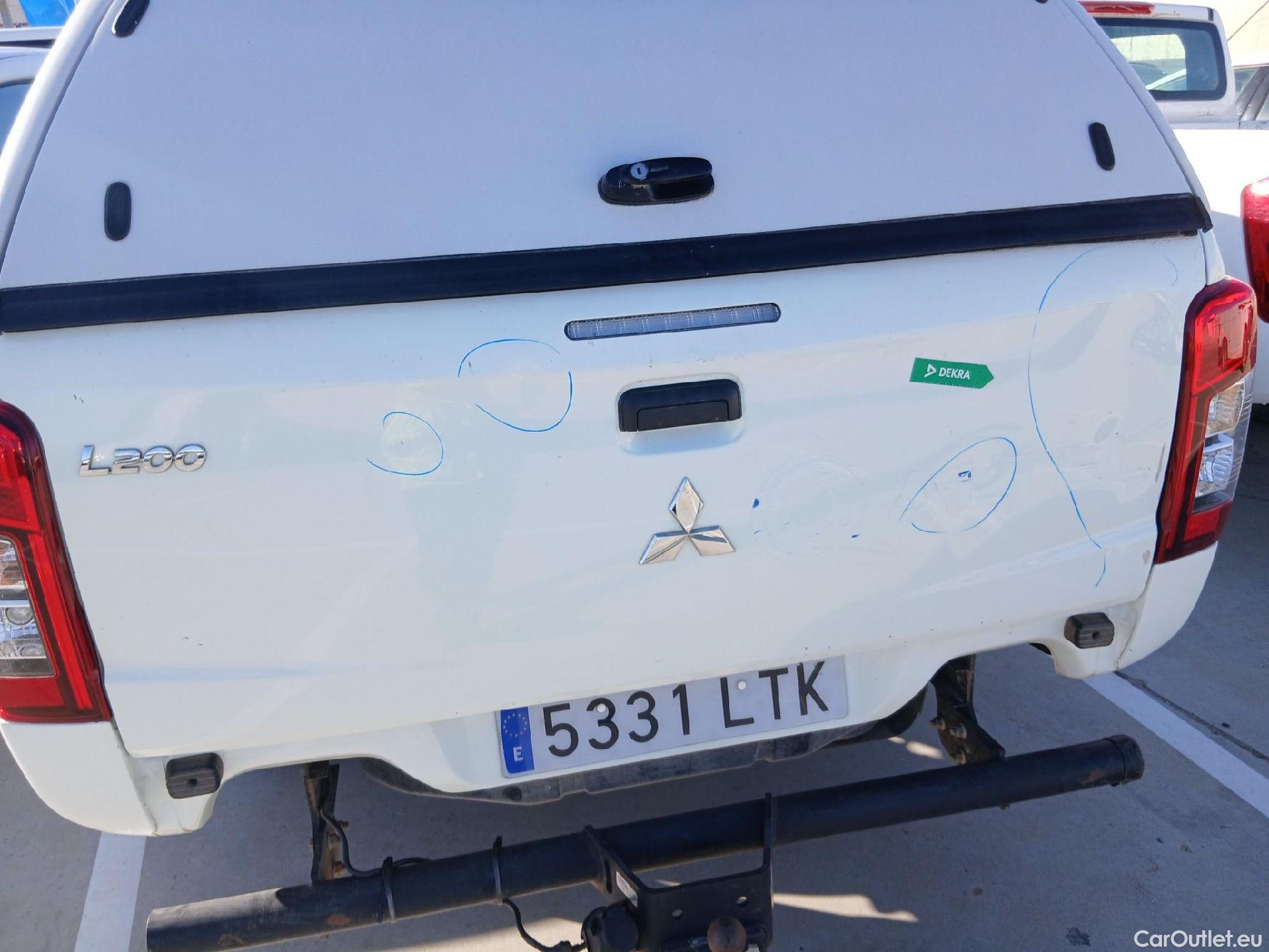  Mitsubishi  L200 MITSUBISHI  / 2019 / 4P / pickup doble cabina D/C 220 DI-D M-Pro #17