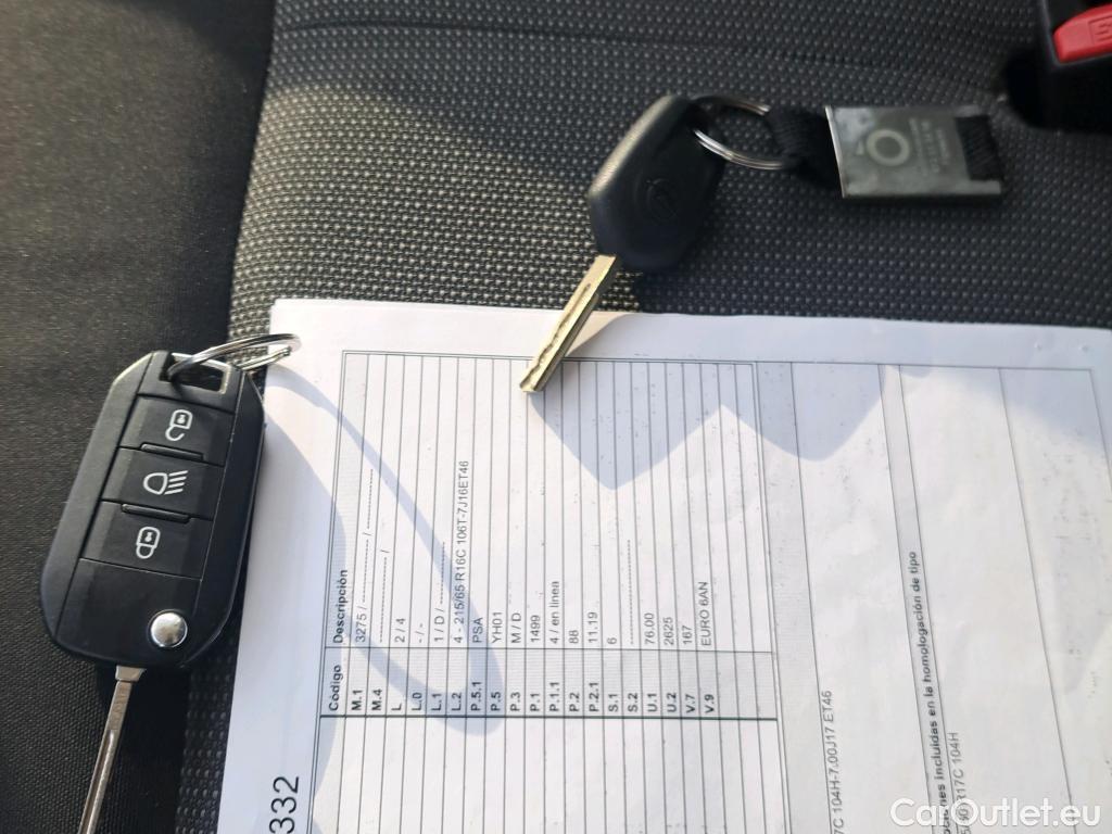  Opel  Vivaro OPEL  / 2019 / 4P / furgón 1.5 D 88kW (120CV) M Std Express M.P. DC #35