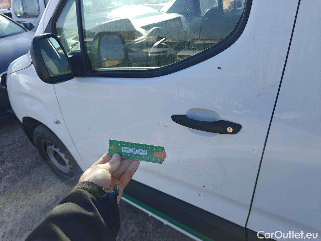  Peugeot  Partner PEUGEOT  / 2018 / 3P / furgón derivado de turismo Pro Standard 600kg BlueHDi 73kW (AC) #44