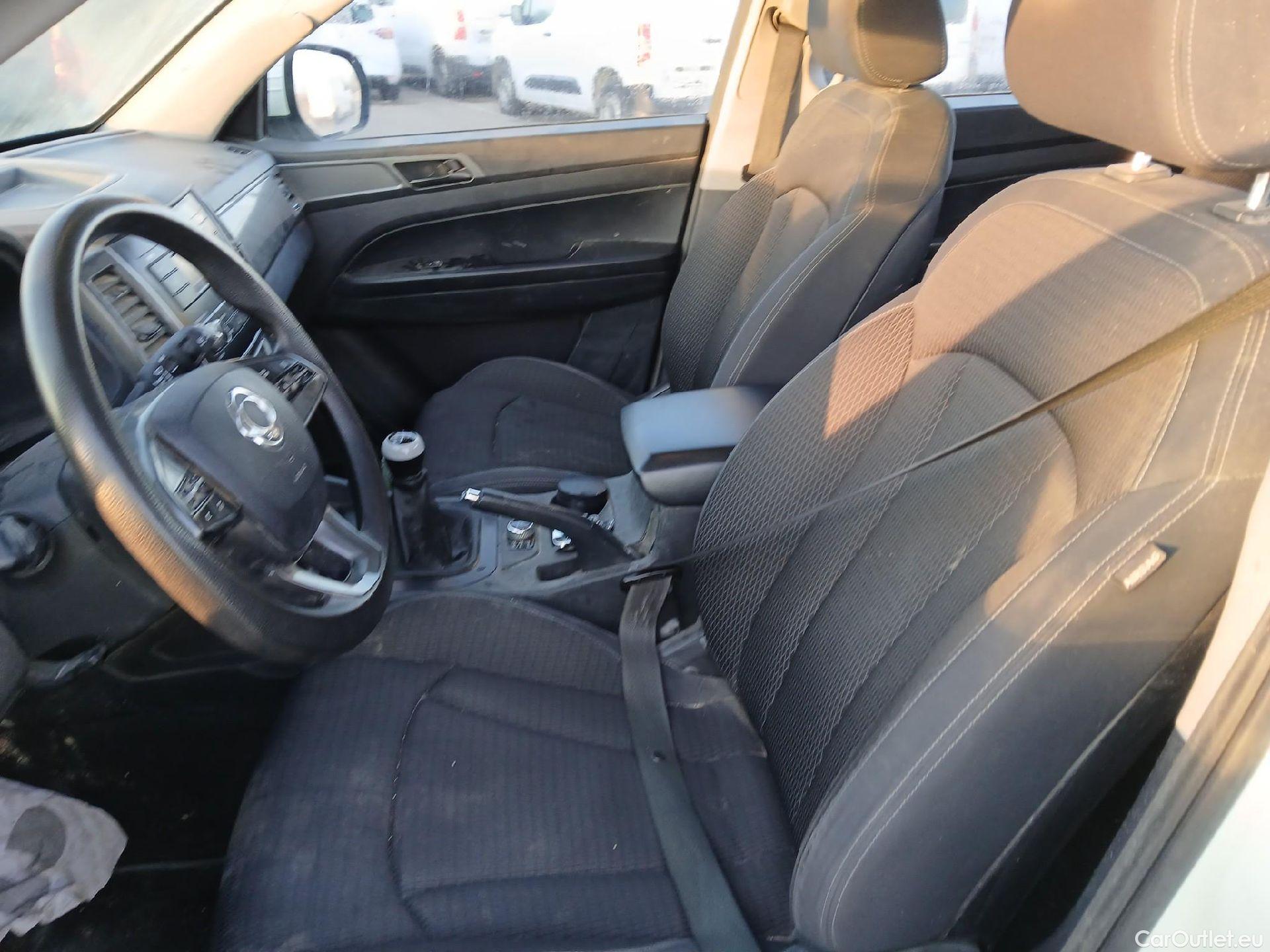  Land Rover  Discovery SSANGYONG Musso / 2022 / 4P / pickup doble cabina Sports D22DTR 4x4 Pro (AC) #2