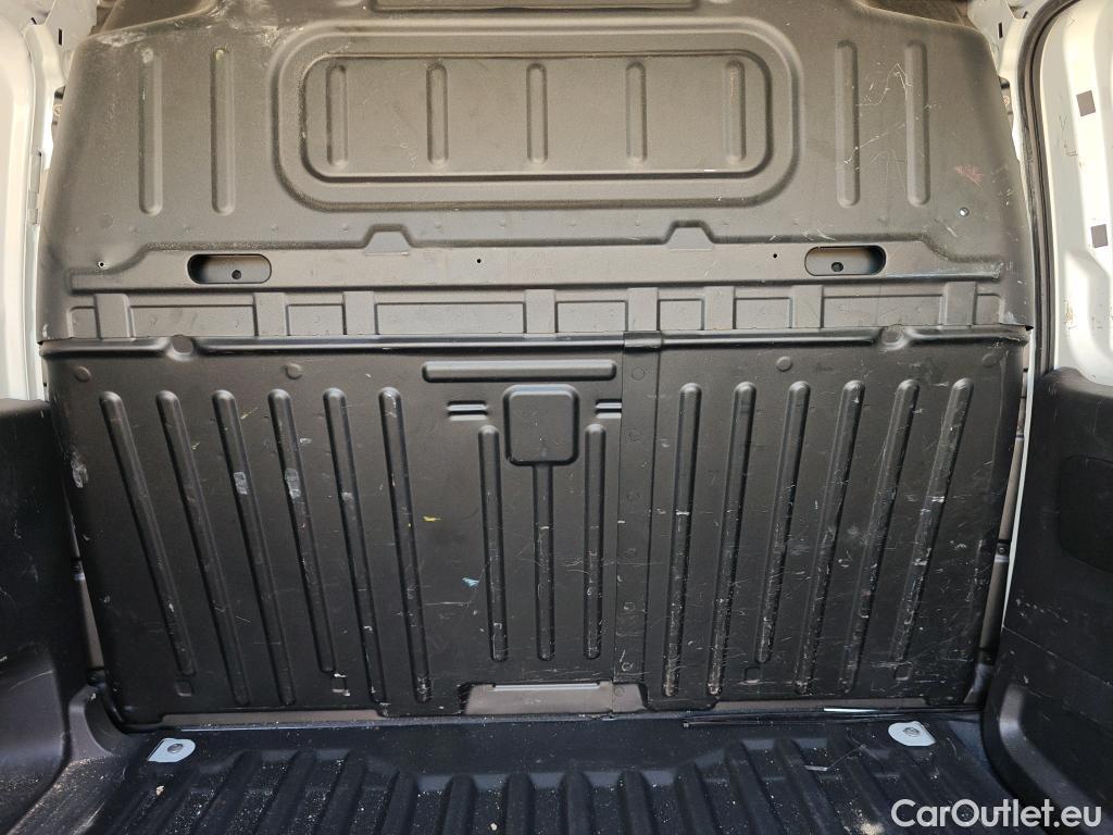  Peugeot  Partner PEUGEOT  / 2018 / 3P / furgón derivado de turismo Pro Standard 600kg BlueHDi 73kW (AC) #57