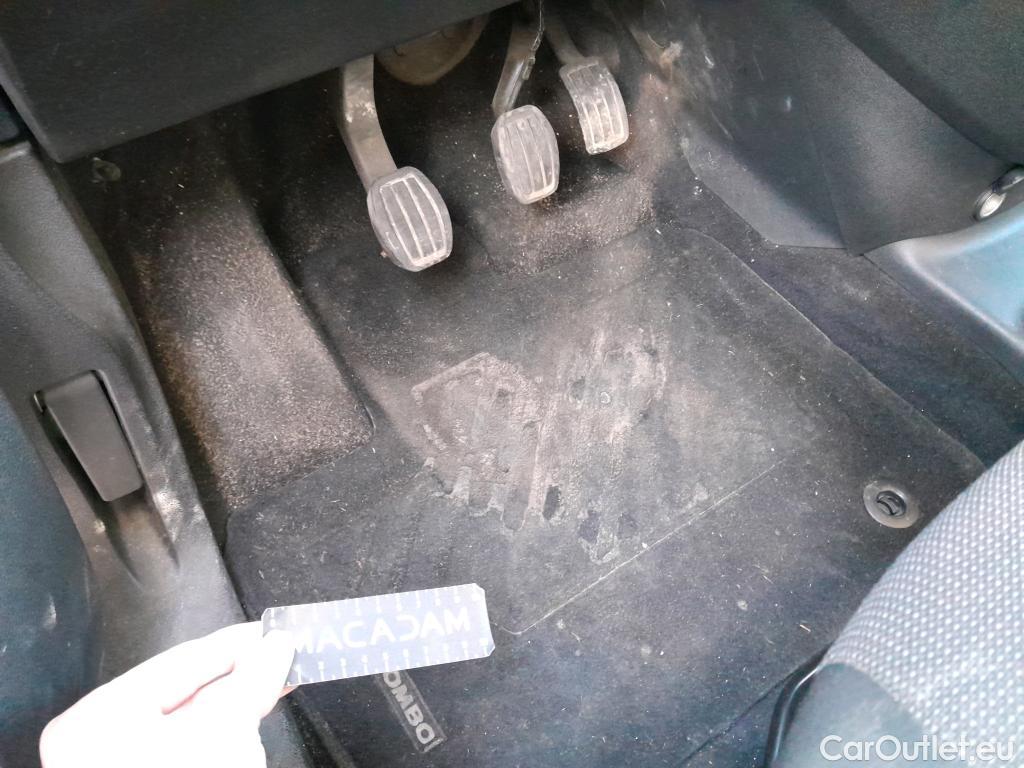  Opel  Combo OPEL  Life / 2018 / 5P / monovolumen compacto 1.5 TD 75kW (100CV) S/S Edition L #28