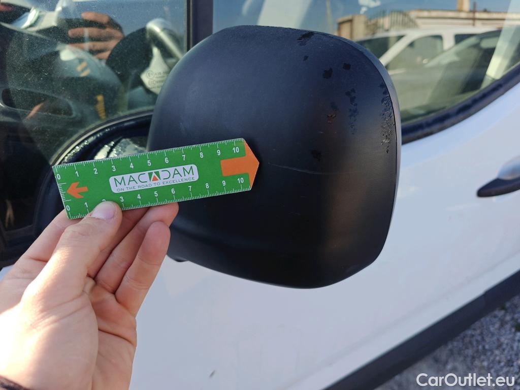  Peugeot  Partner PEUGEOT  / 2018 / 3P / furgón derivado de turismo Pro Standard 600kg BlueHDi 73kW (AC) #74