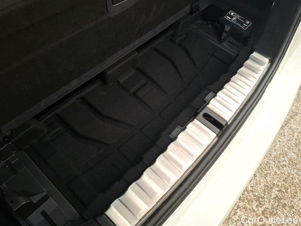  Bmw  Serie 3 BMW Série 3 Touring / 2022 / 5P / Break 320d 190ch Business Design BVA8 #6