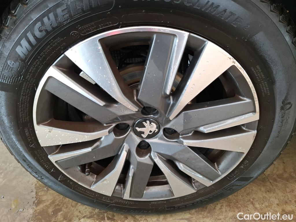  Peugeot  2008  Allure Business 1.2 PureTech 110CV BVA6 E6 #31