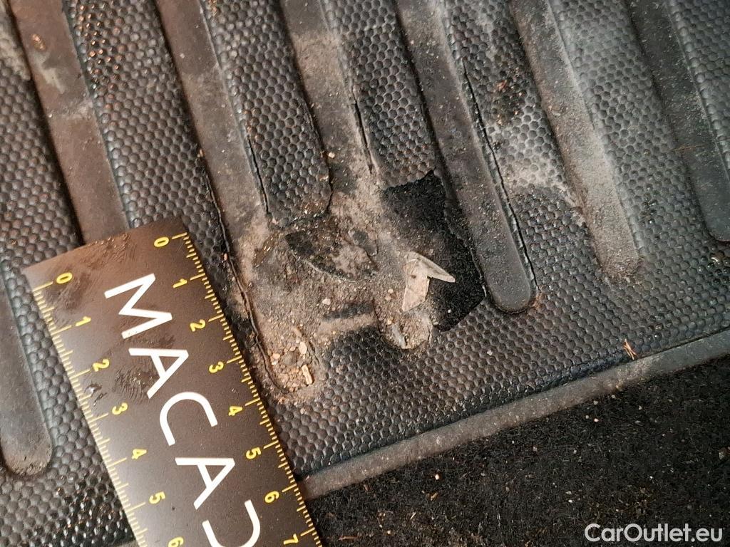  Peugeot  2008  Allure Business 1.2 PureTech 110CV BVA6 E6 #44